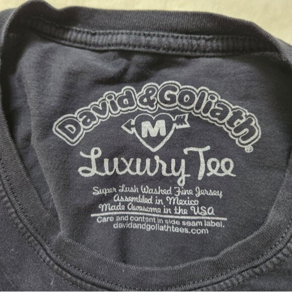 David & Goliath 'you rock, you rule' pun t shirt. Size M - Picture 8 of 9